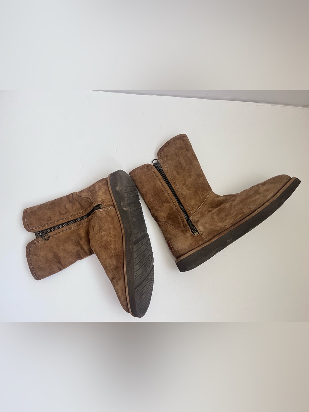 Uggs Classic Brown Suede Shearling-Lined Boots - Picture 5 of 6